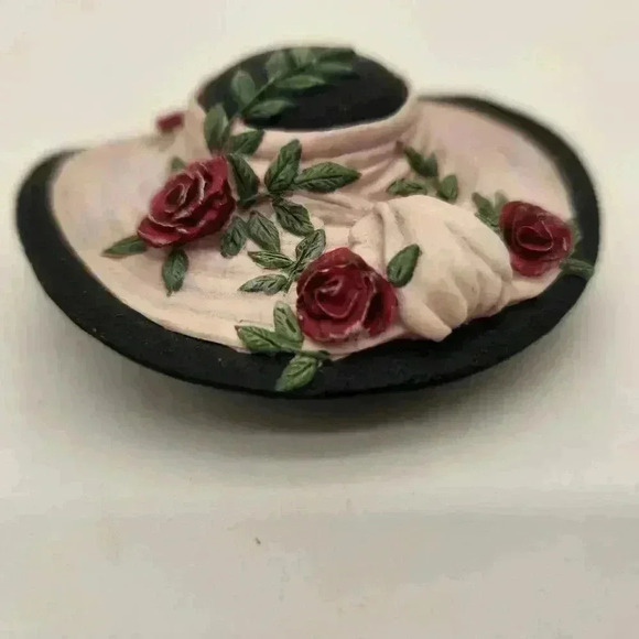 Willow Hall Agatha Trinket Box Victorian Ladies Hat On Hatbox Roses Boho Vintage - Picture 2 of 9